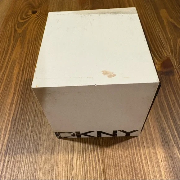 DKNY Watch Women Gold Silver Two Tone Band 50M NY-8231 - Picture 11 of 11